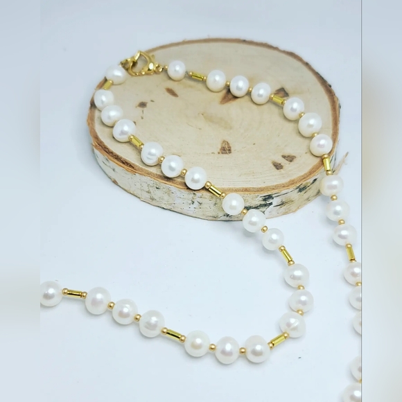 Freshwater Pearl Zirconia Gold Plated charm necklace - Picture 4 of 4